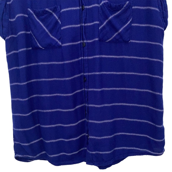 Rails Short Sleeve Button Down Top Size Medium - Picture 4 of 8